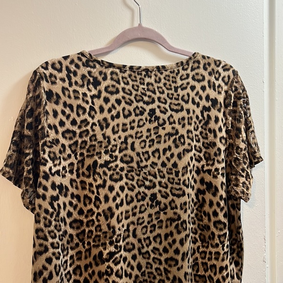 Women’s Cheetah print blouse 1x - Picture 2 of 3